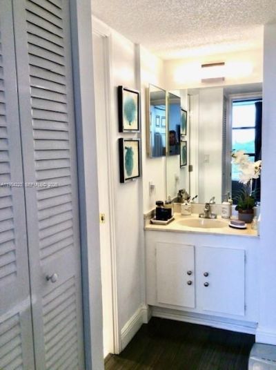 3701 N Country Club Dr , Unit 504, Aventura, FL 33180 Photo