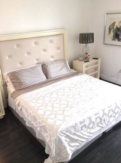 3701 N Country Club Dr , Unit 504, Aventura, FL 33180 Photo