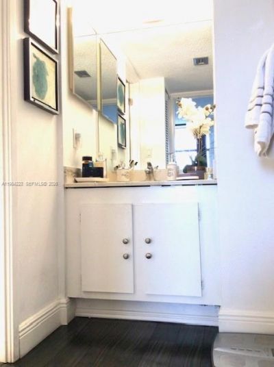 3701 N Country Club Dr , Unit 504, Aventura, FL 33180 Photo