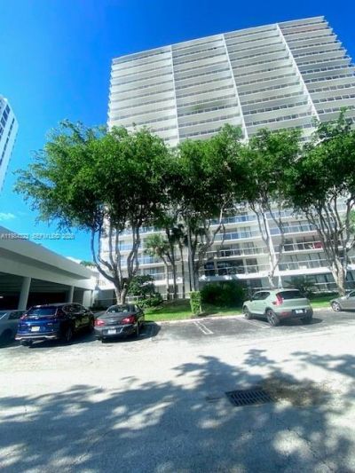 3701 N Country Club Dr , Unit 504, Aventura, FL 33180 Photo