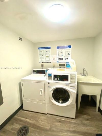 3701 N Country Club Dr , Unit 504, Aventura, FL 33180 Photo