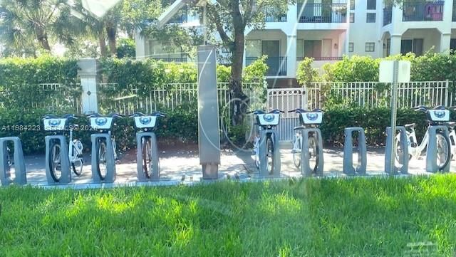 3701 N Country Club Dr , Unit 504, Aventura, FL 33180 Photo