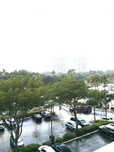 3701 N Country Club Dr , Unit 504, Aventura, FL 33180 Photo