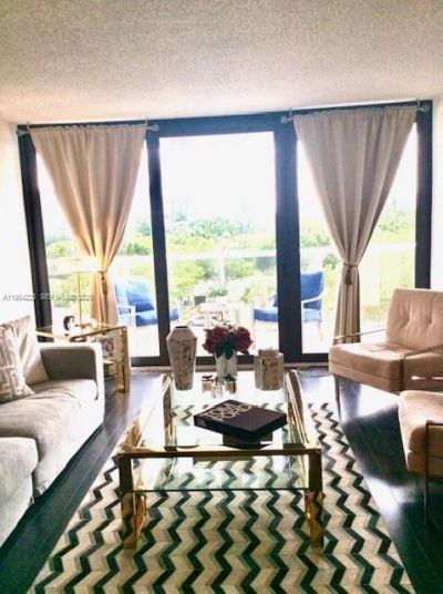 3701 N Country Club Dr , Unit 504, Aventura, FL 33180 Photo