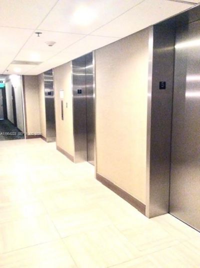 3701 N Country Club Dr , Unit 504, Aventura, FL 33180 Photo