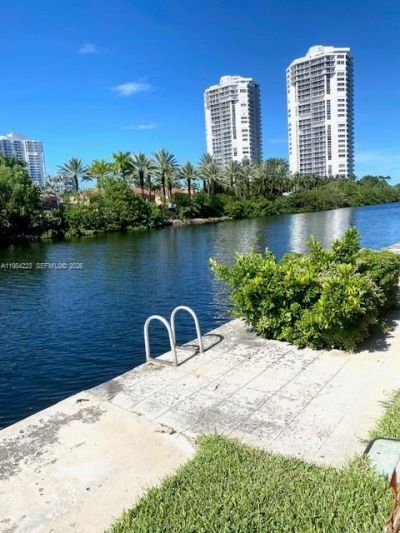 3701 N Country Club Dr , Unit 504, Aventura, FL 33180 Photo