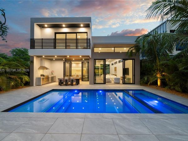 280 NW 47th St, Miami, FL 33127