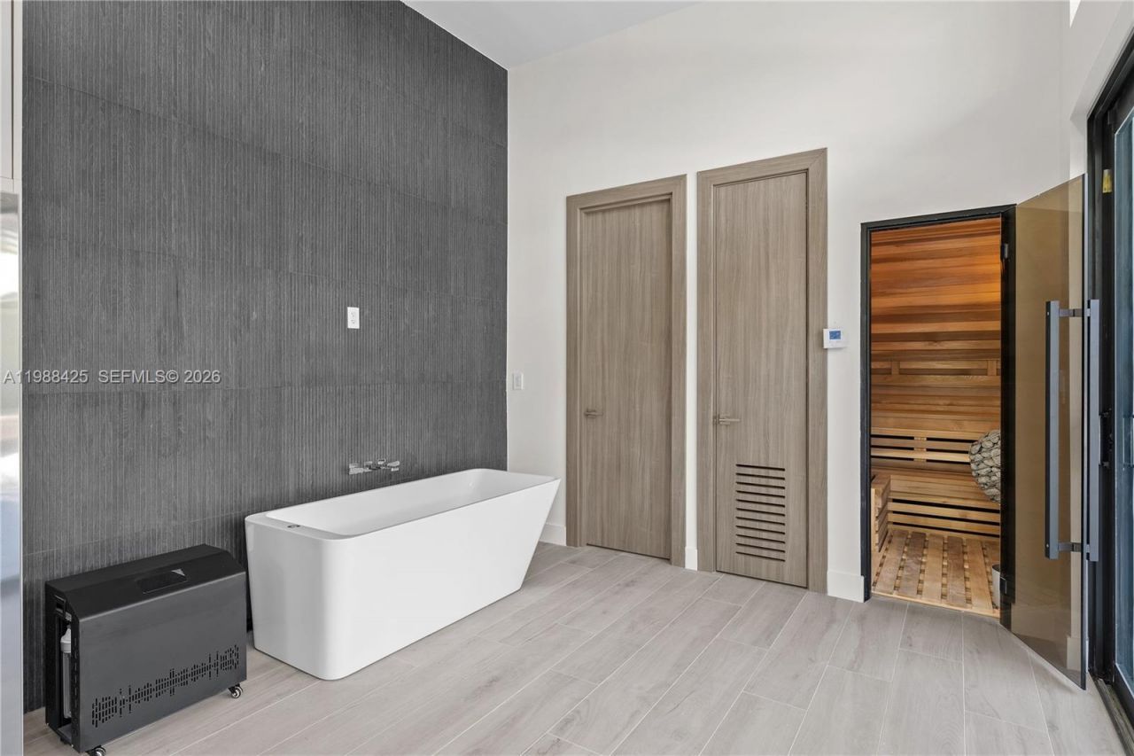 280 NW 47th St, Miami, FL 33127 Photo