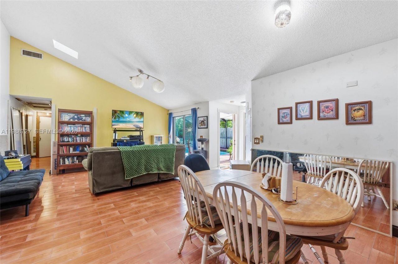 5644 Eagle Lake Dr , Palm Beach Gardens, FL 33418 Photo