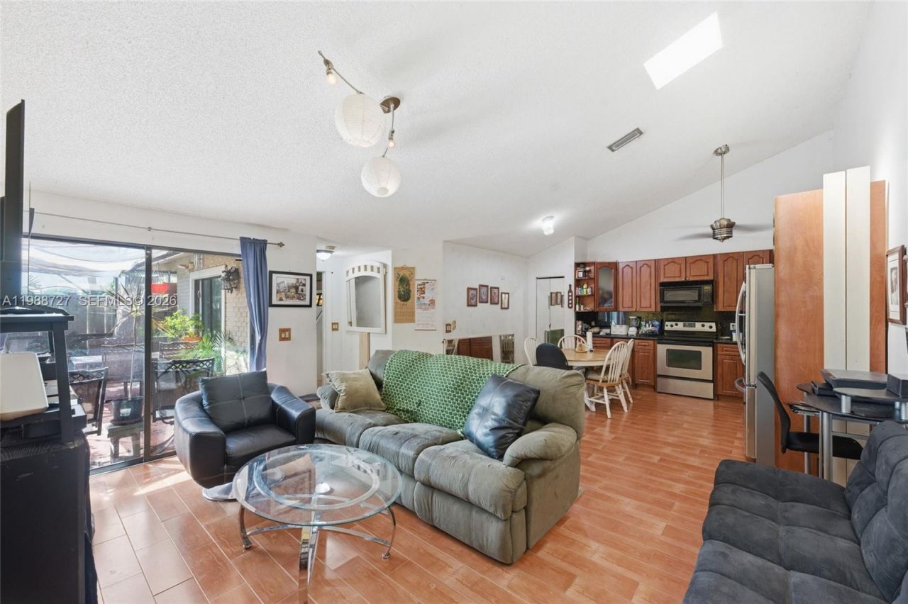 5644 Eagle Lake Dr , Palm Beach Gardens, FL 33418 Photo