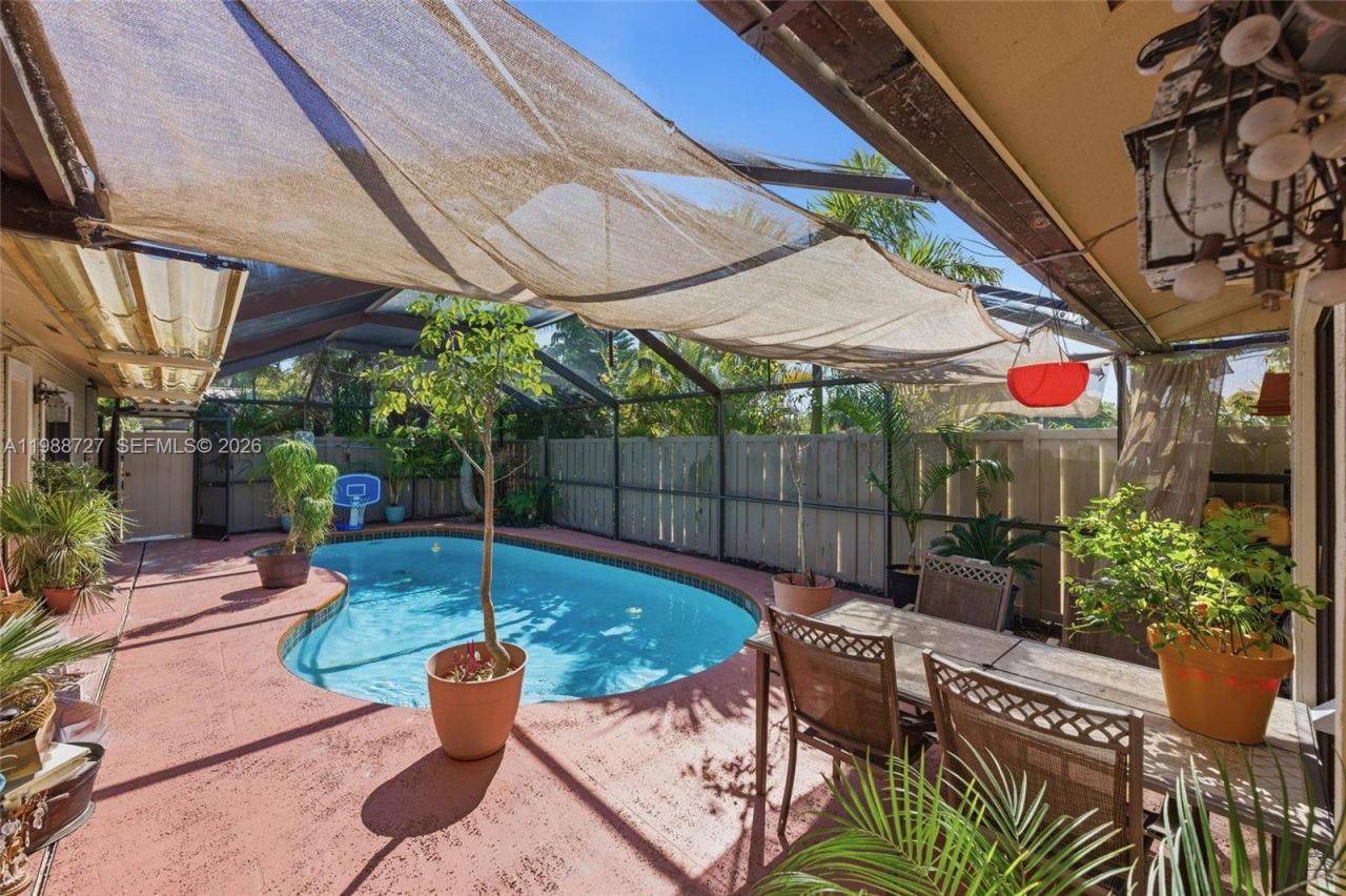 5644 Eagle Lake Dr , Palm Beach Gardens, FL 33418 Photo