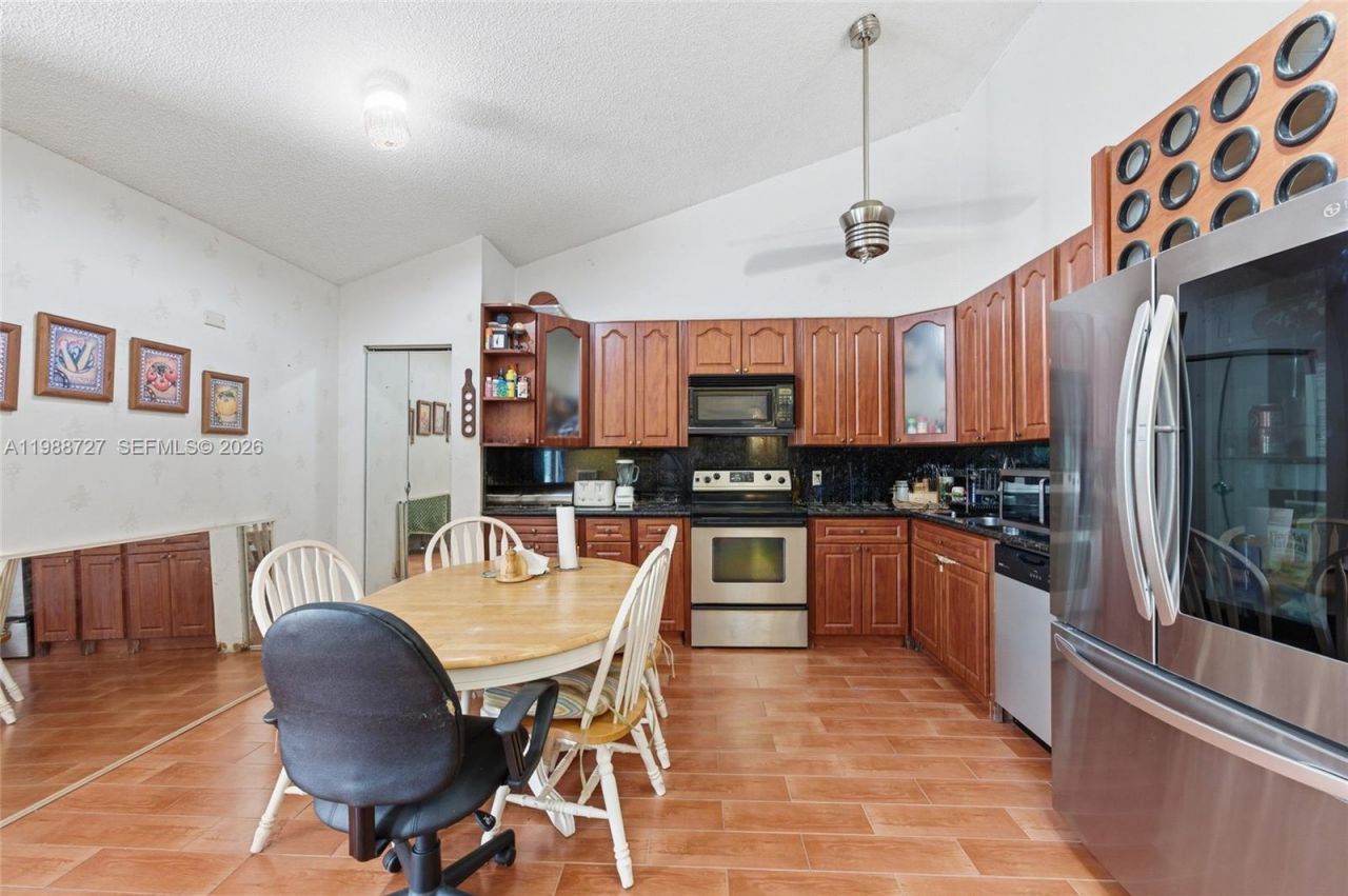 5644 Eagle Lake Dr , Palm Beach Gardens, FL 33418 Photo