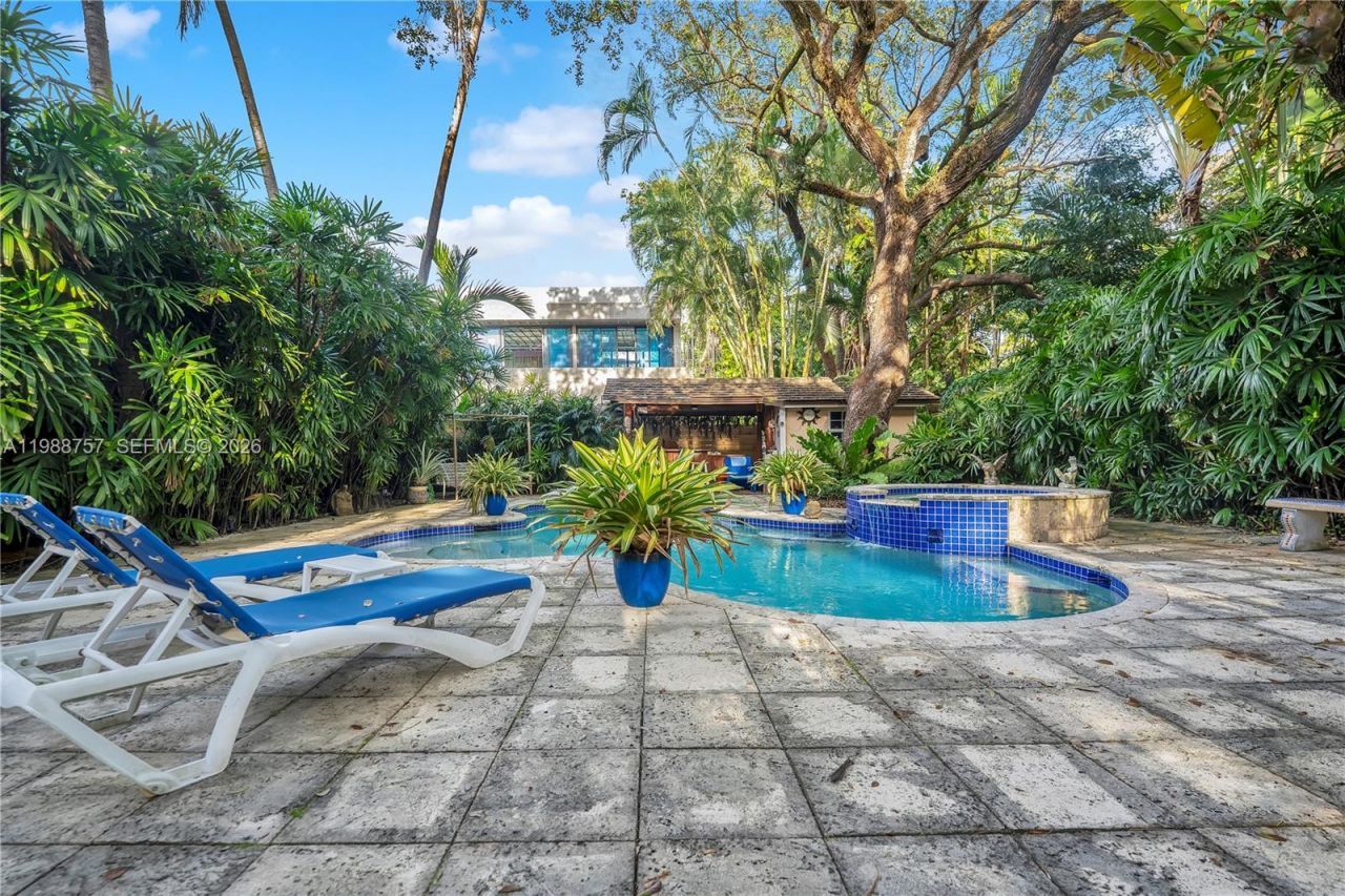 2496 - 2490 Abaco Avenue , Miami, FL 33133 Photo