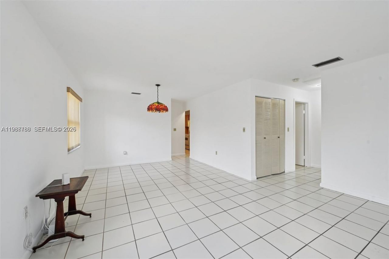 9585 SW 1st Ter, Miami, FL 33174 Photo