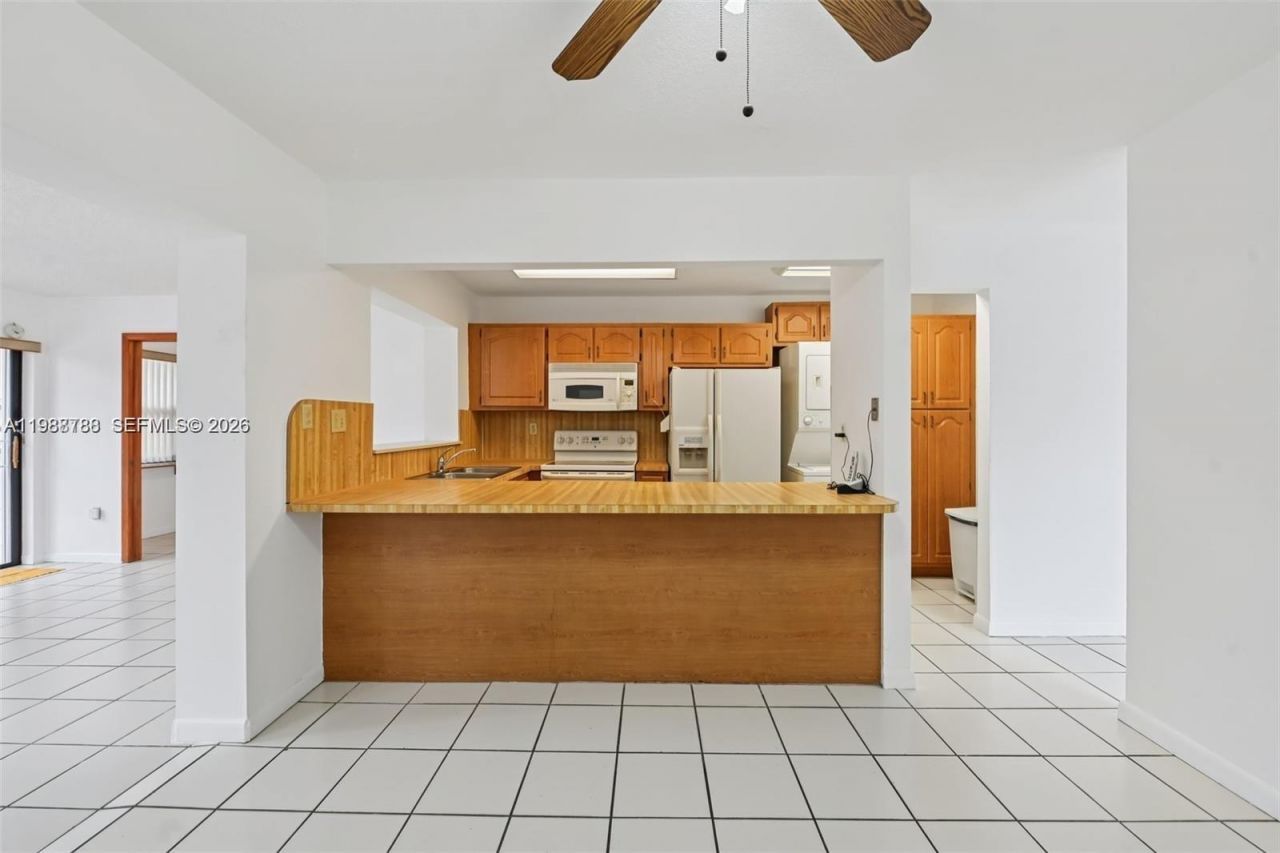 9585 SW 1st Ter, Miami, FL 33174 Photo