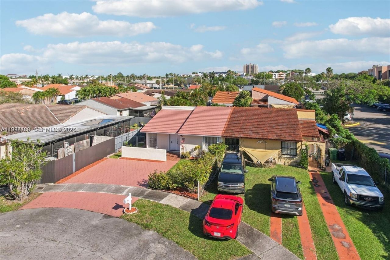 9585 SW 1st Ter, Miami, FL 33174 Photo