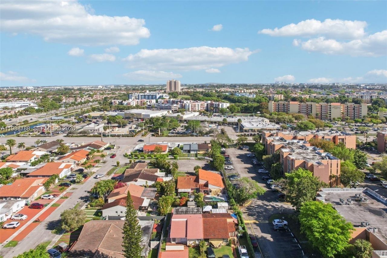 9585 SW 1st Ter, Miami, FL 33174 Photo