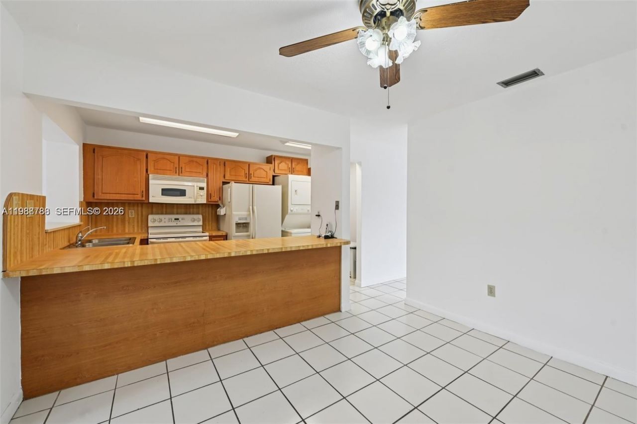 9585 SW 1st Ter, Miami, FL 33174 Photo