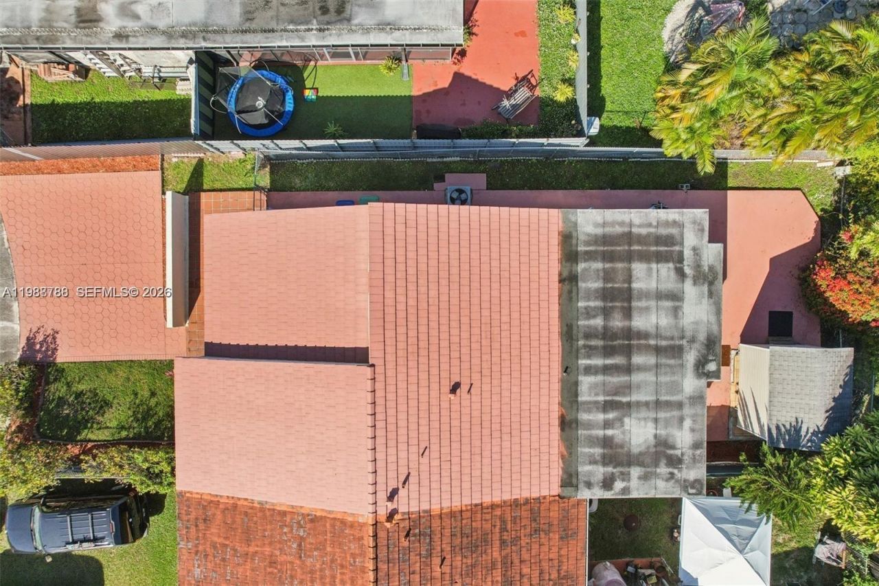 9585 SW 1st Ter, Miami, FL 33174 Photo