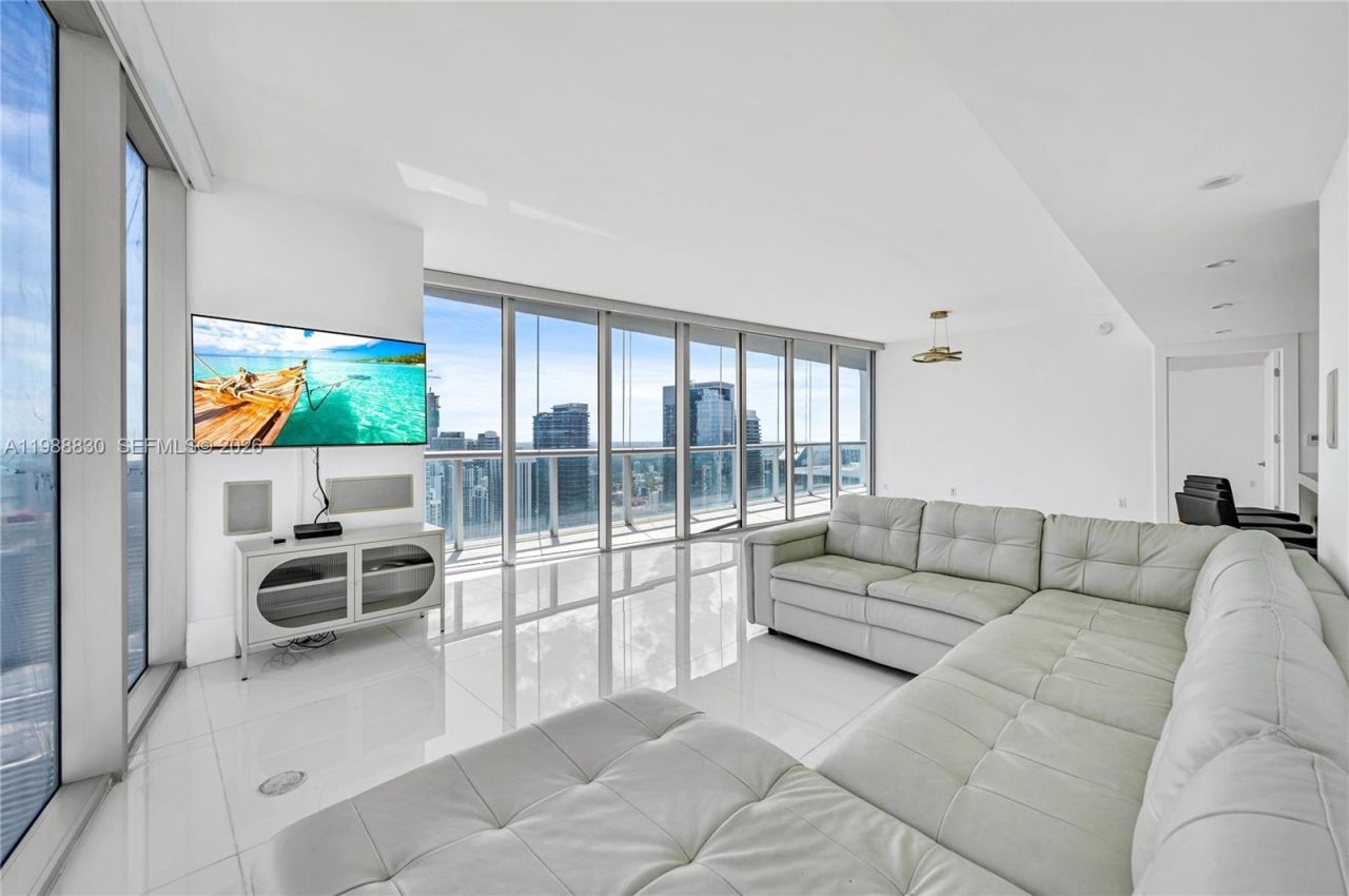 495 Brickell Ave , Unit 5601, Miami, FL 33131 Photo