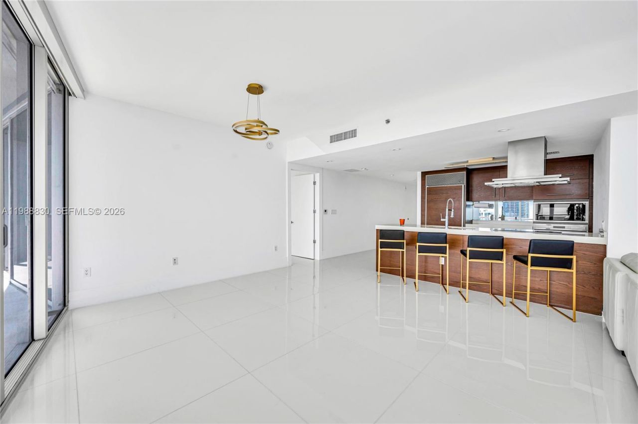 495 Brickell Ave , Unit 5601, Miami, FL 33131 Photo