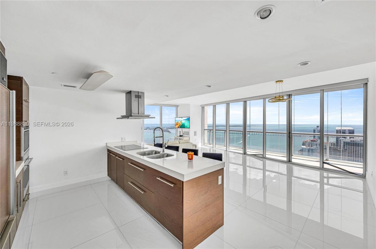 495 Brickell Ave , Unit 5601, Miami, FL 33131 Photo