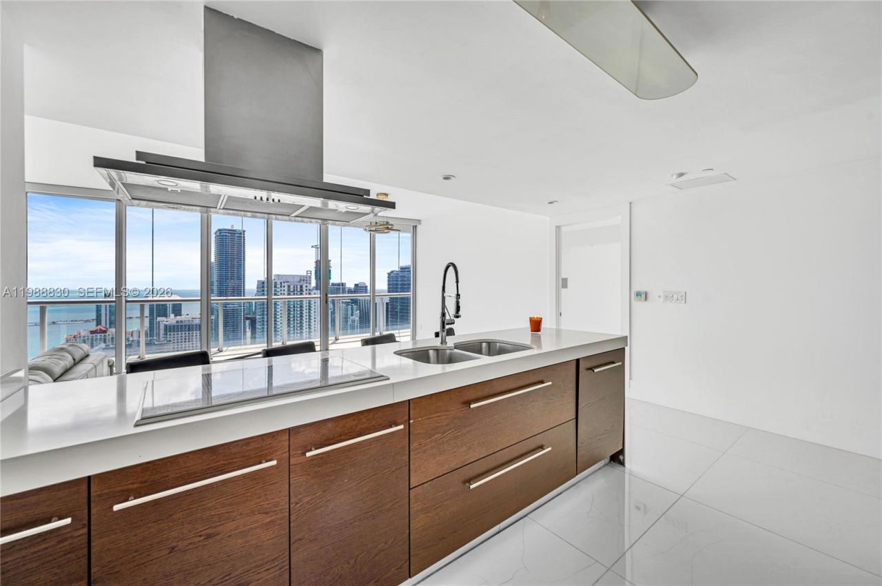 495 Brickell Ave , Unit 5601, Miami, FL 33131 Photo