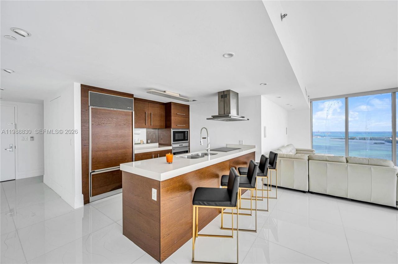 495 Brickell Ave , Unit 5601, Miami, FL 33131 Photo