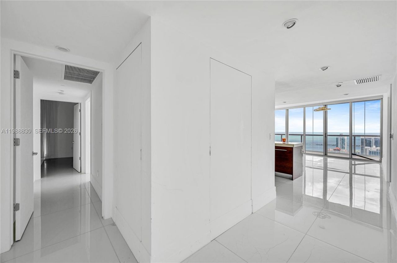 495 Brickell Ave , Unit 5601, Miami, FL 33131 Photo