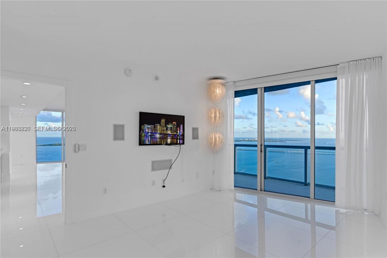 495 Brickell Ave , Unit 5601, Miami, FL 33131 Photo