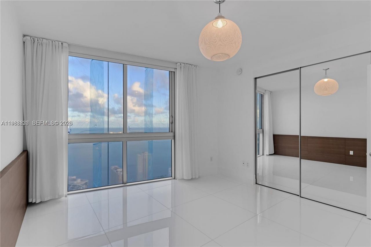 495 Brickell Ave , Unit 5601, Miami, FL 33131 Photo