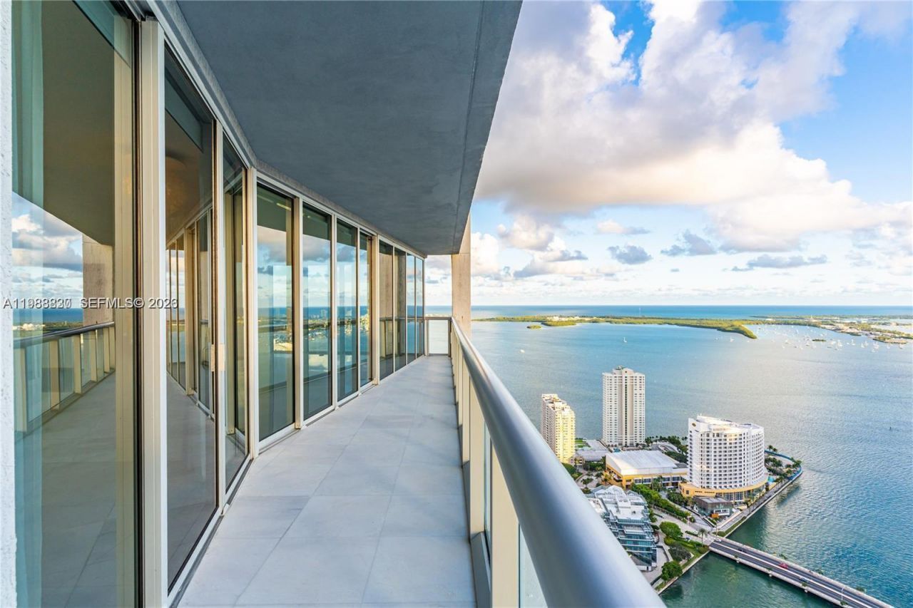 495 Brickell Ave , Unit 5601, Miami, FL 33131 Photo