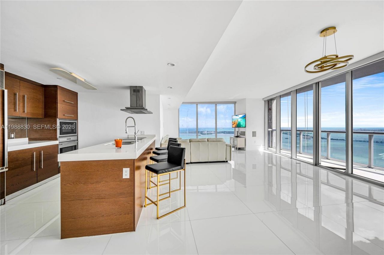 495 Brickell Ave , Unit 5601, Miami, FL 33131 Photo