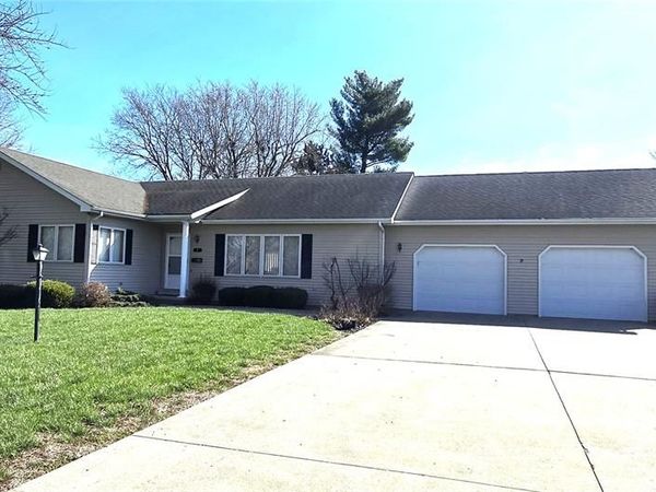 1 Westwood Drive, Hillsboro, IL 62049