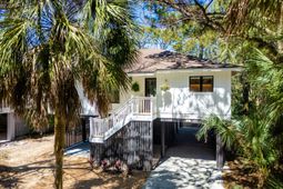 16 Twin Oaks Lane photo 4