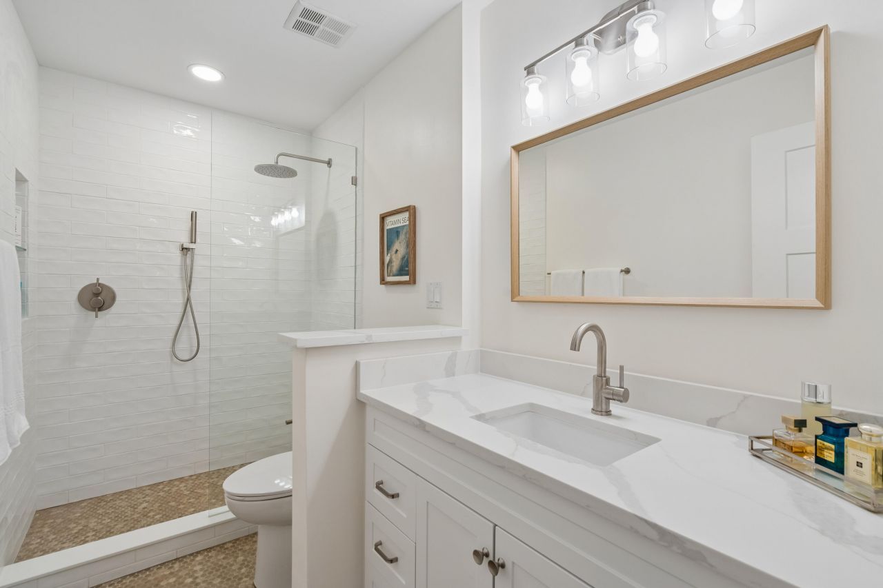 16 Twin Oaks Lane Photo 24