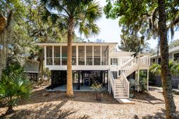 16 Twin Oaks Lane photo 4