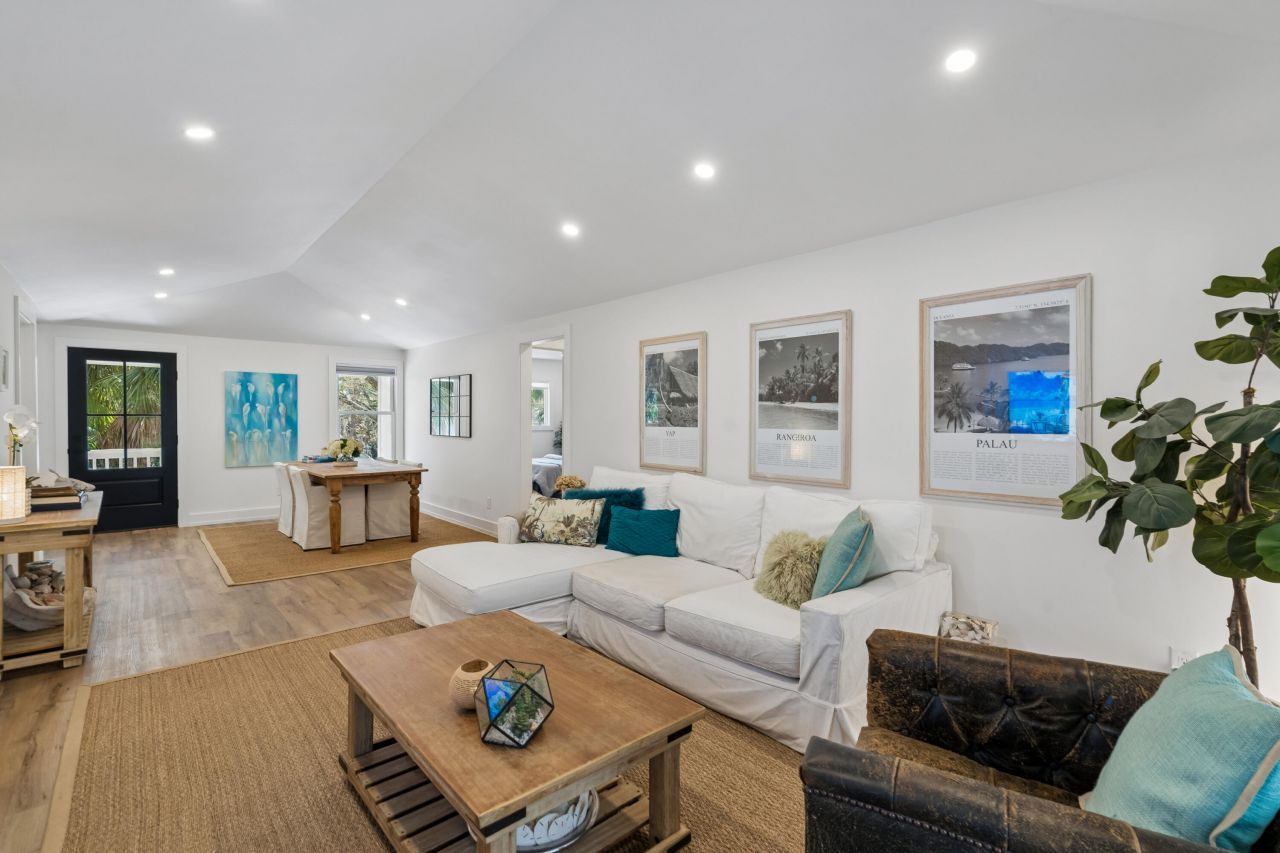 16 Twin Oaks Lane Photo 8