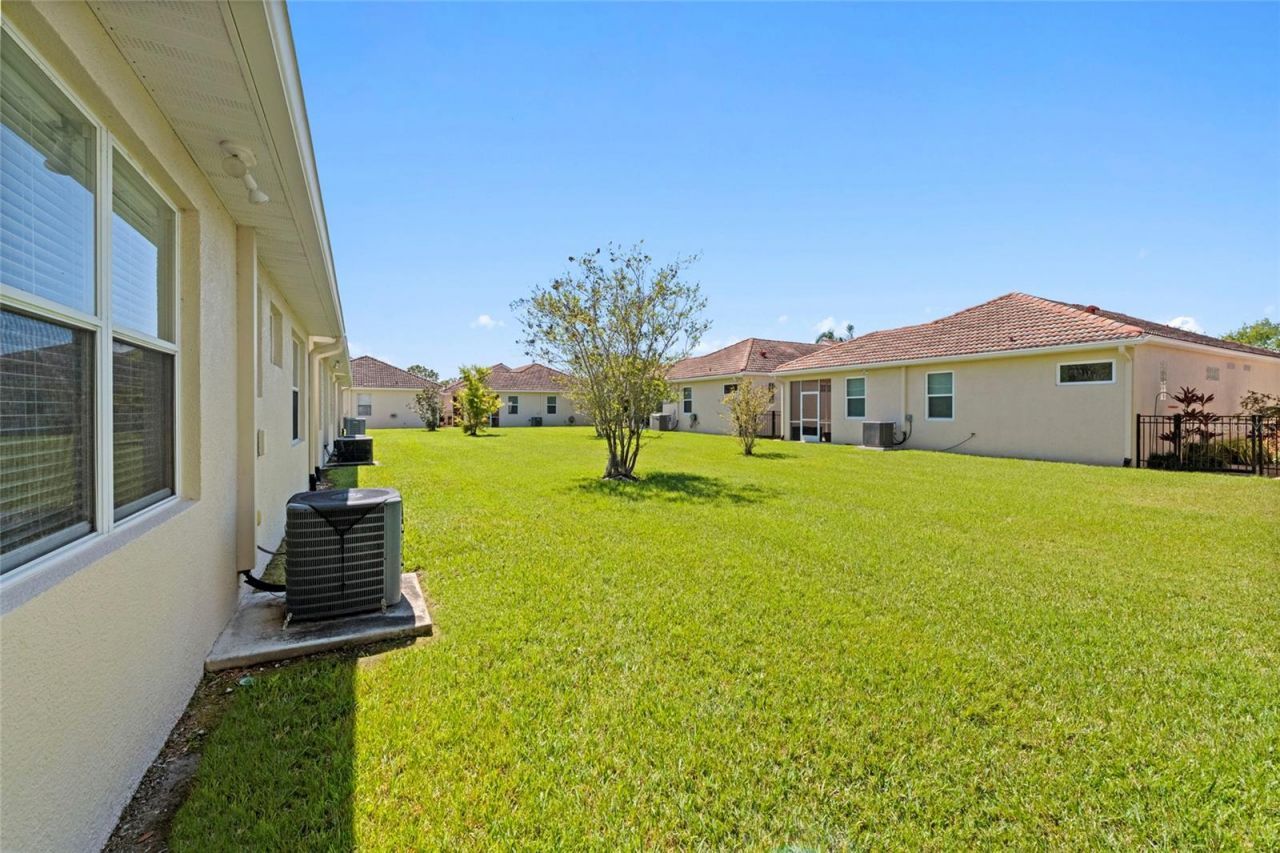 7708 32nd Street E, Sarasota, FL 34243 Photo
