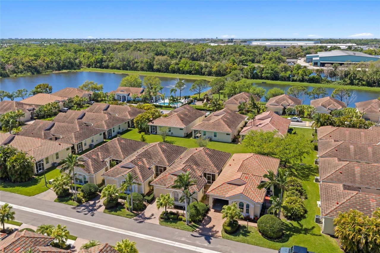 7708 32nd Street E, Sarasota, FL 34243 Photo