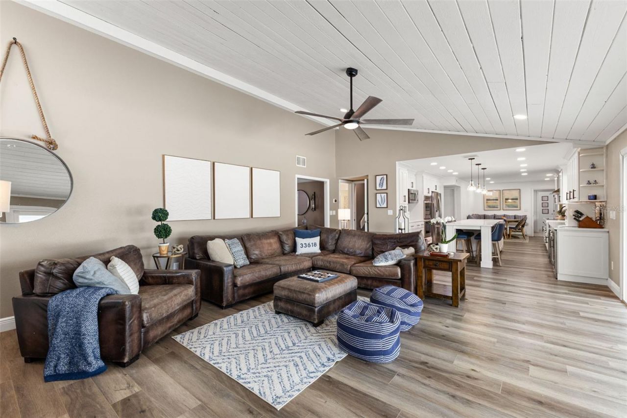 4009 Priory Circle, Tampa, FL 33618 Photo