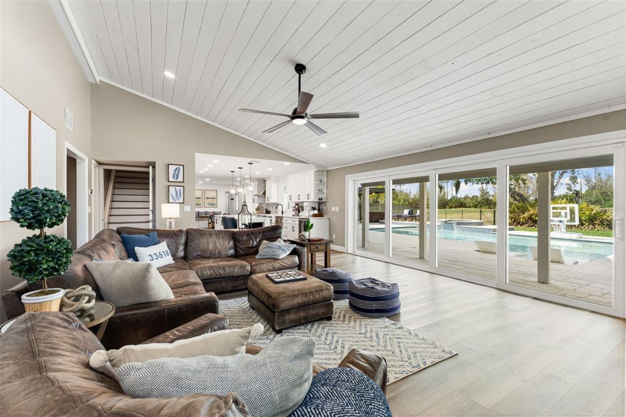 4009 Priory Circle, Tampa, FL 33618 Photo