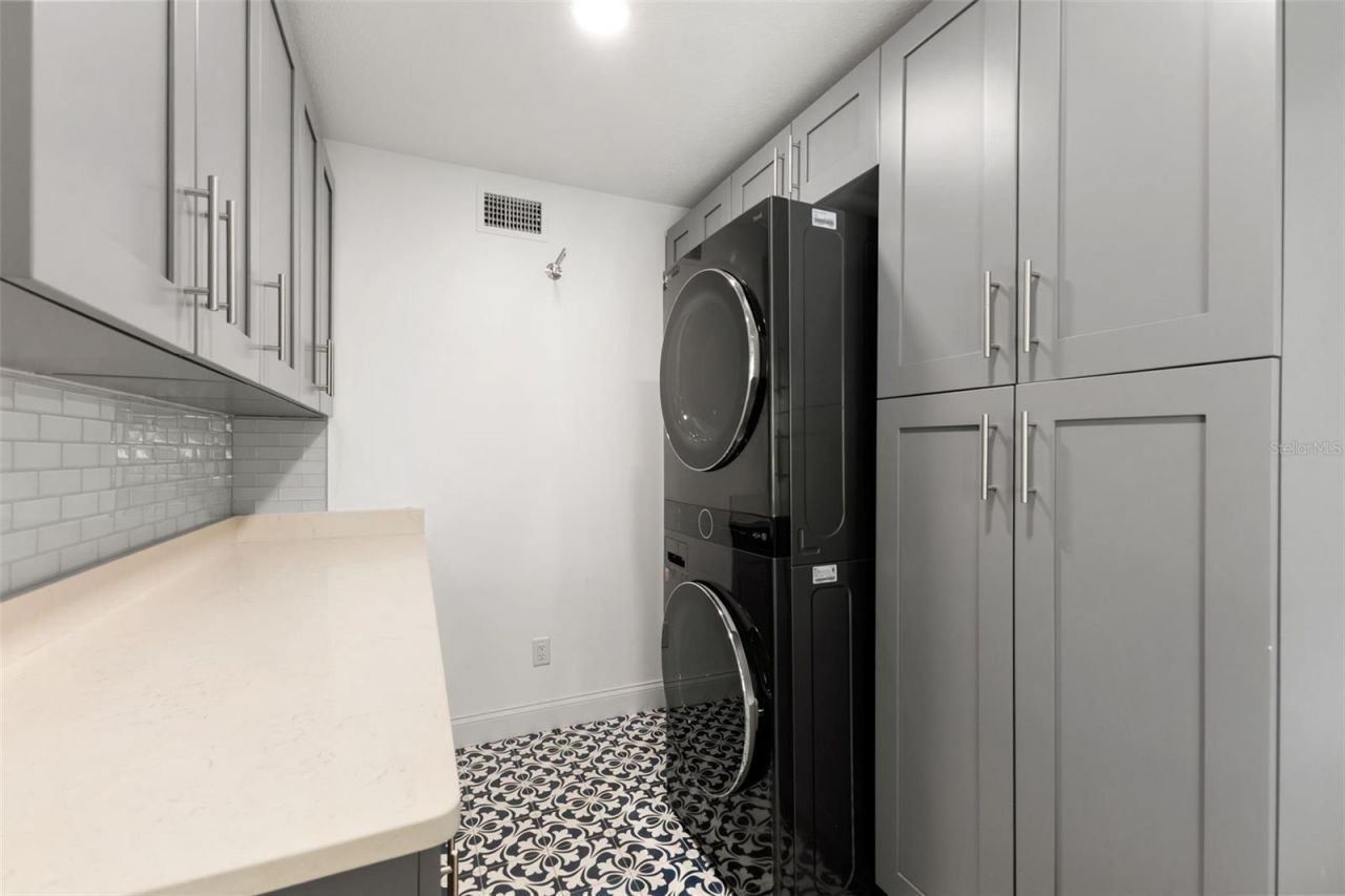 4009 Priory Circle, Tampa, FL 33618 Photo