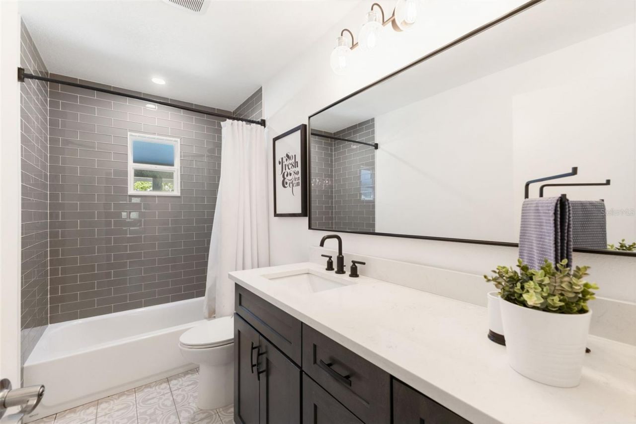 4009 Priory Circle, Tampa, FL 33618 Photo