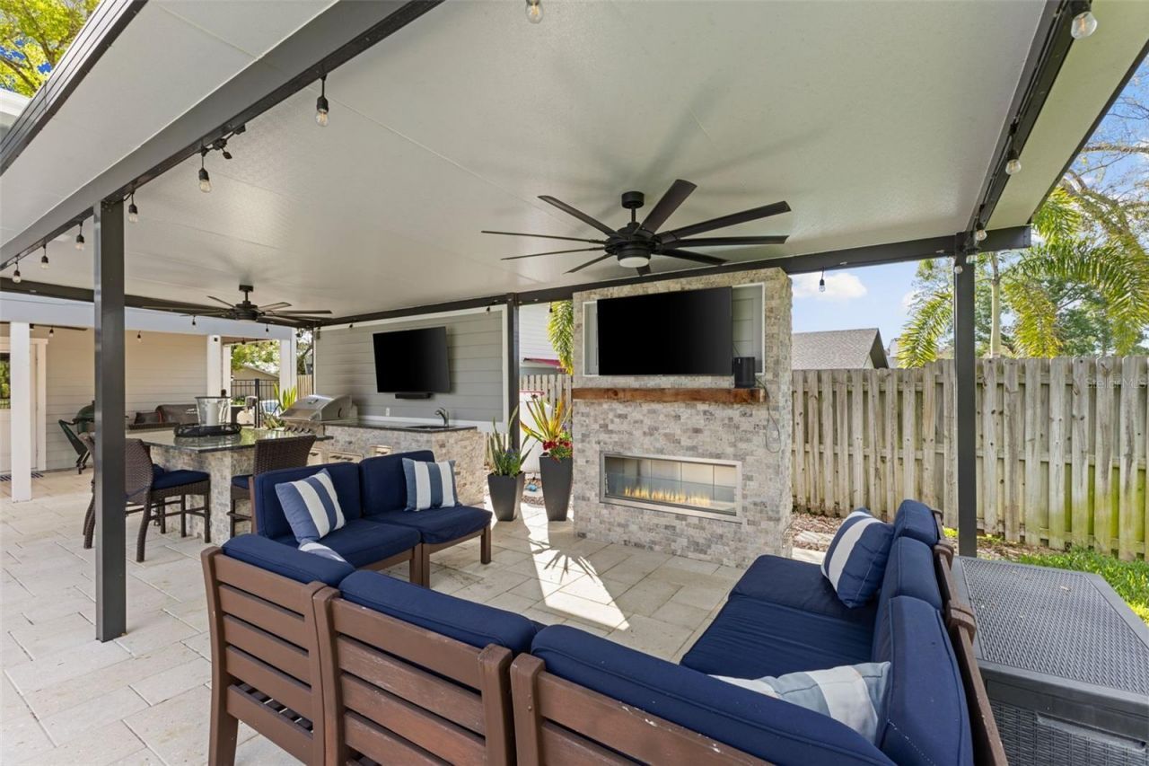 4009 Priory Circle, Tampa, FL 33618 Photo