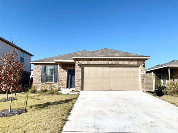 5216 Cressler LN, Jarrell, TX 76537