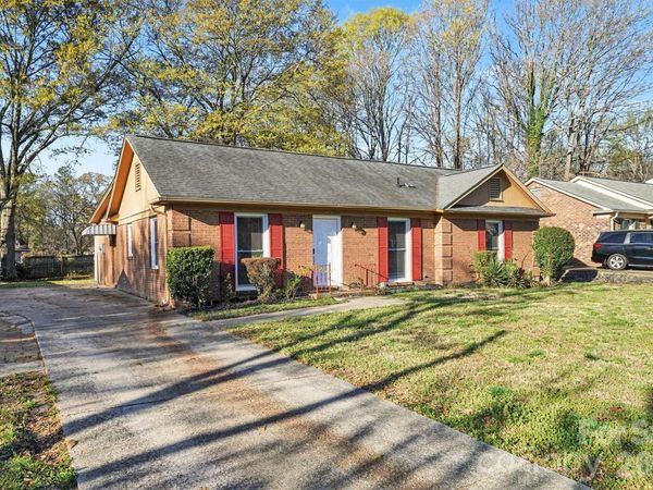 5212 Barrington Drive , Charlotte, NC 28215