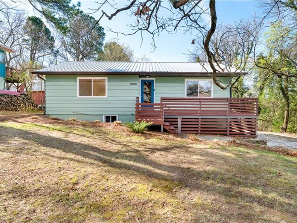 515 W Holly Street , Fayetteville, AR 72703