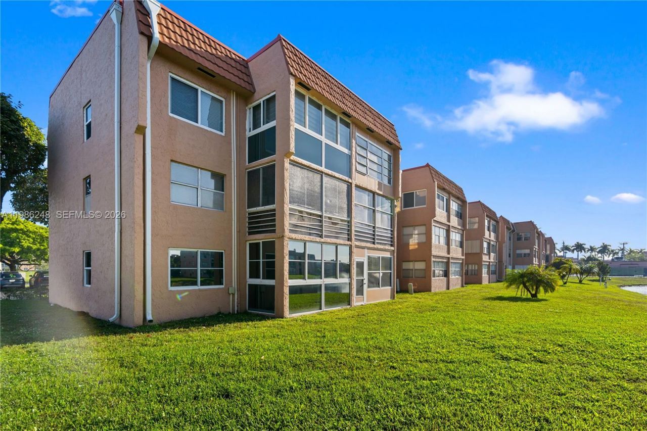 9540 Sunrise Lakes Blvd , Unit 103, Sunrise, FL 33322 Photo