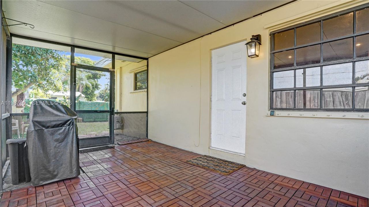 1007 N 31st Rd , Hollywood, FL 33021 Photo